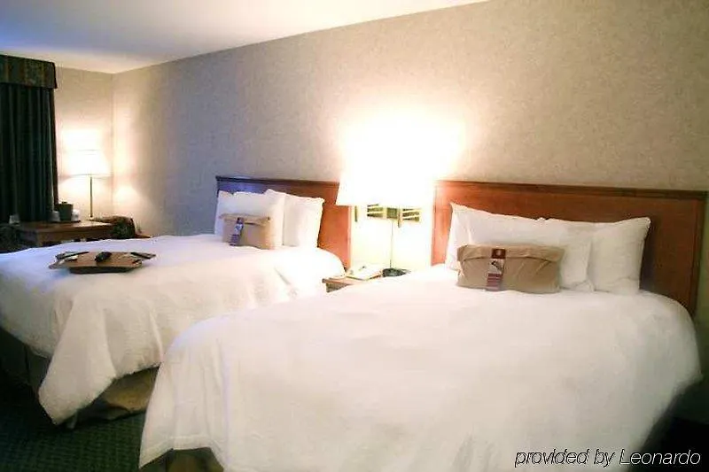 Hampton Inn & Suites By Hilton Calgary University Nw Szálloda