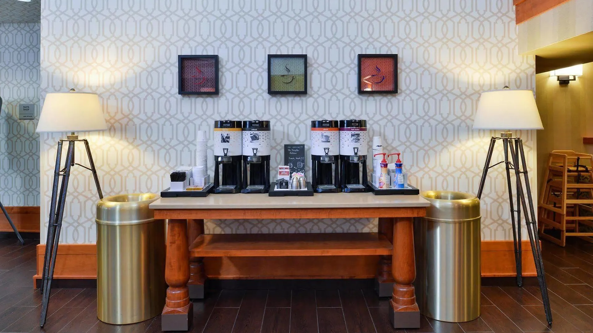 Hampton Inn & Suites By Hilton Calgary University Nw 3*,