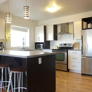 103 Large & Sunny Beautiful Apartment