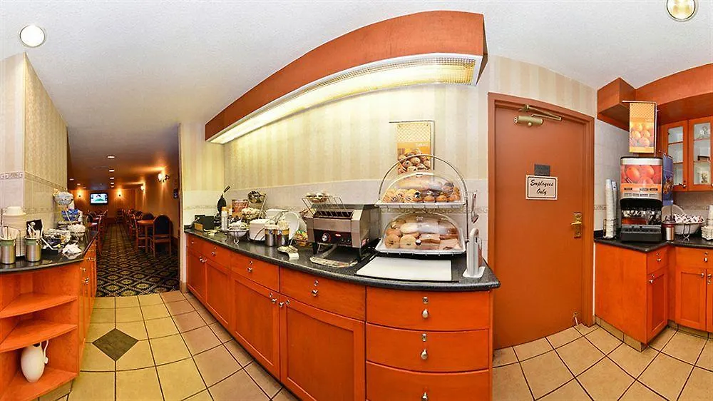 Hampton Inn & Suites By Hilton Calgary University Nw Канада