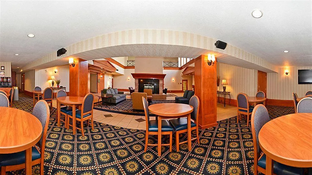 Hampton Inn & Suites By Hilton Calgary University Nw 3*,  Canada