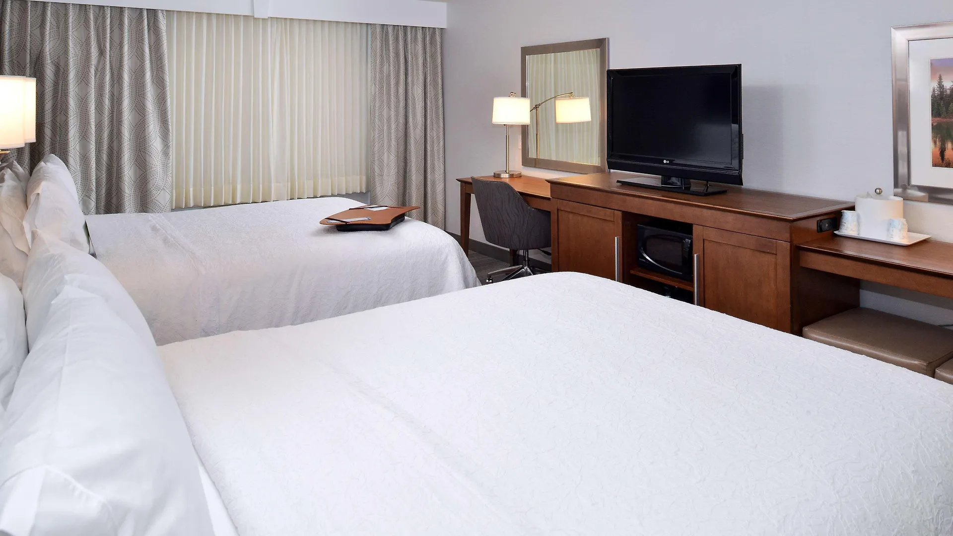 Hampton Inn & Suites By Hilton Calgary University Nw