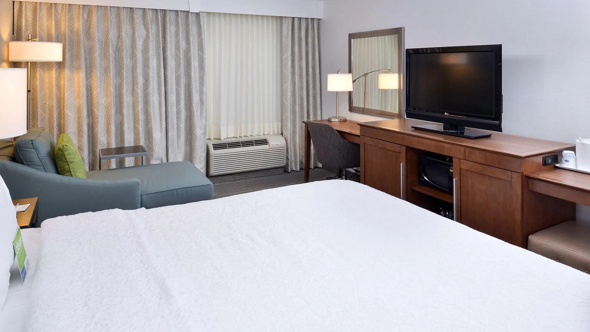 *** Hotel Hampton Inn & Suites By Hilton Calgary University Nw Canada