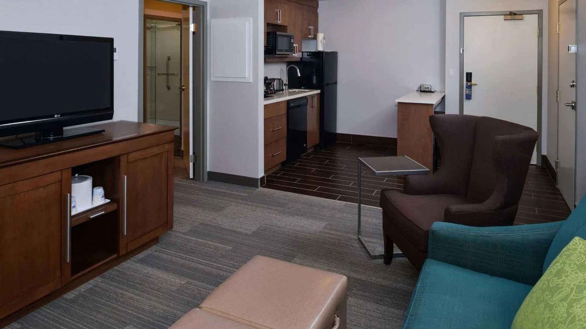 Hampton Inn & Suites By Hilton Calgary University Nw 3*,  Canada