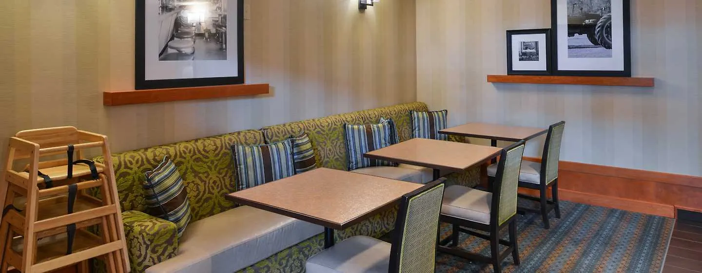 Hampton Inn & Suites By Hilton Calgary University Nw Hotel