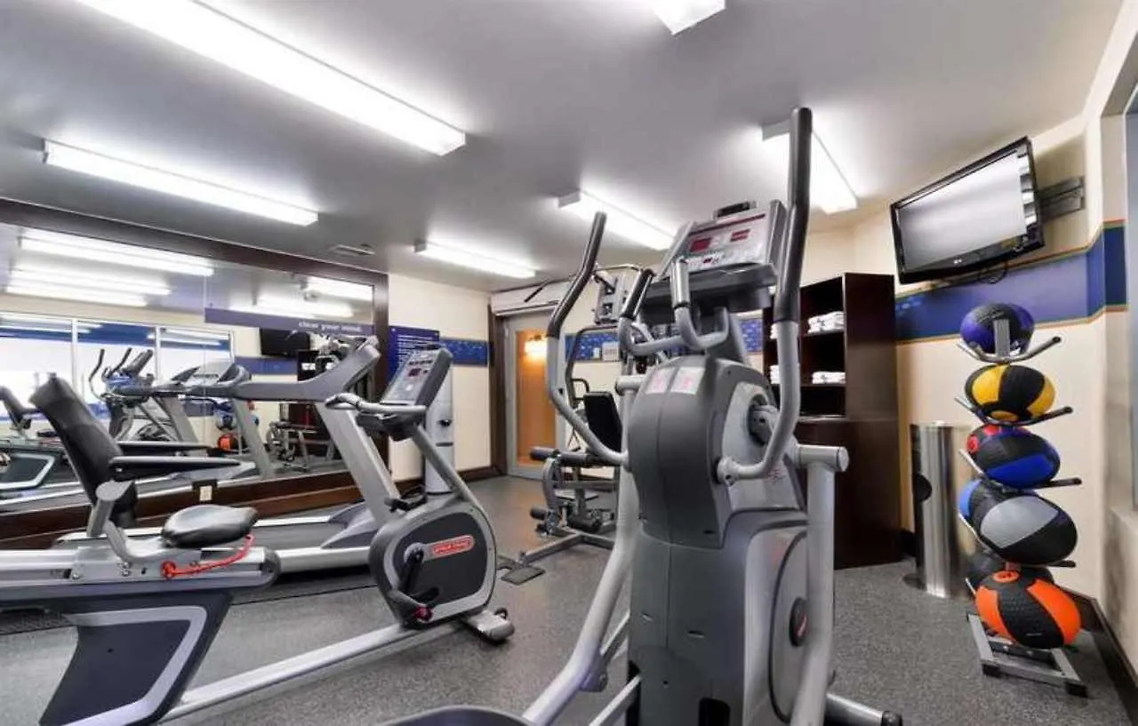 Hampton Inn & Suites By Hilton Calgary University Nw Hotel